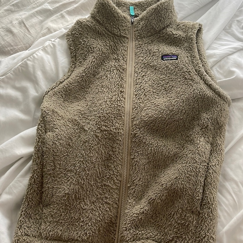 Kids Patagonia tan Sherpa vest. Kids XXL, adult S-M. In great condition.